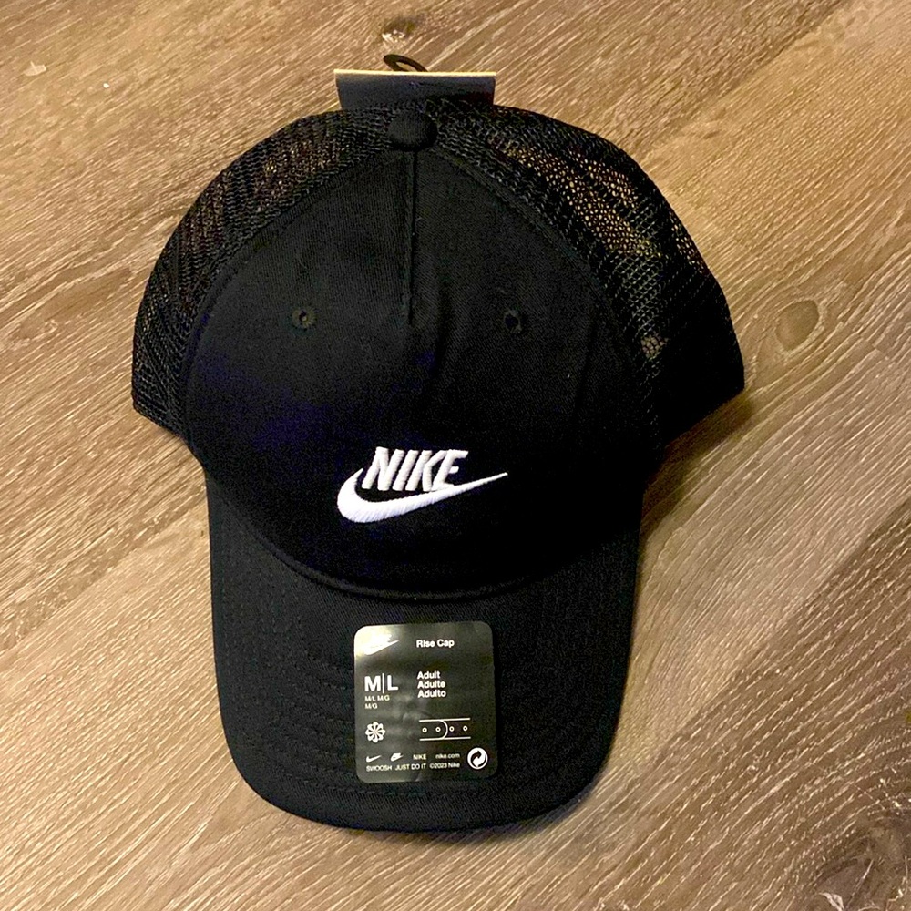 NEW Nike unisex black Rose cap new with tags. Never worn
